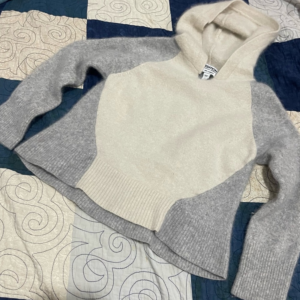 100% Cashmere Edition Express Super Soft Cream and Grey Hoodie Sweater Pullover